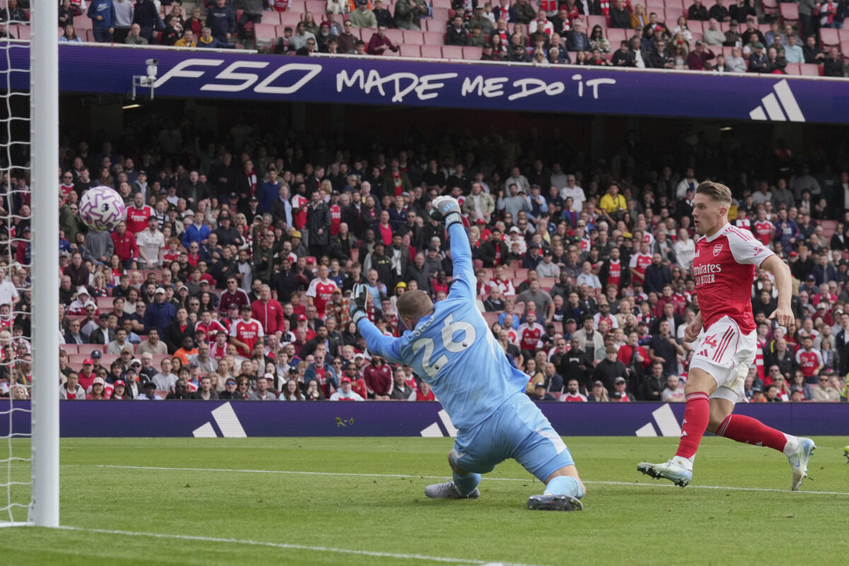 Premier League, Arsenal routs Nottingham Forest 3-0