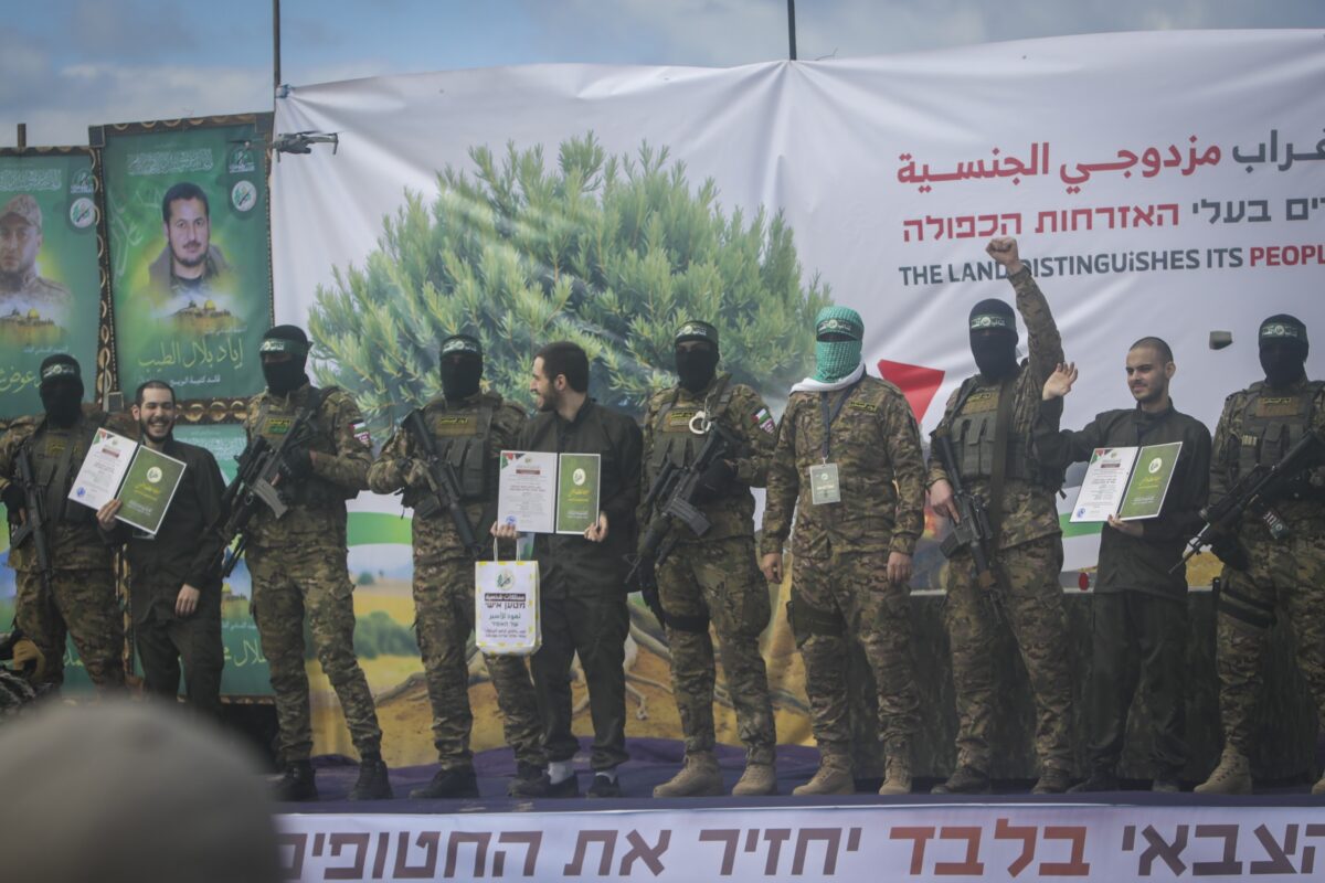 Middle East: media reports Hamas moves hostages above ground to counter IDF