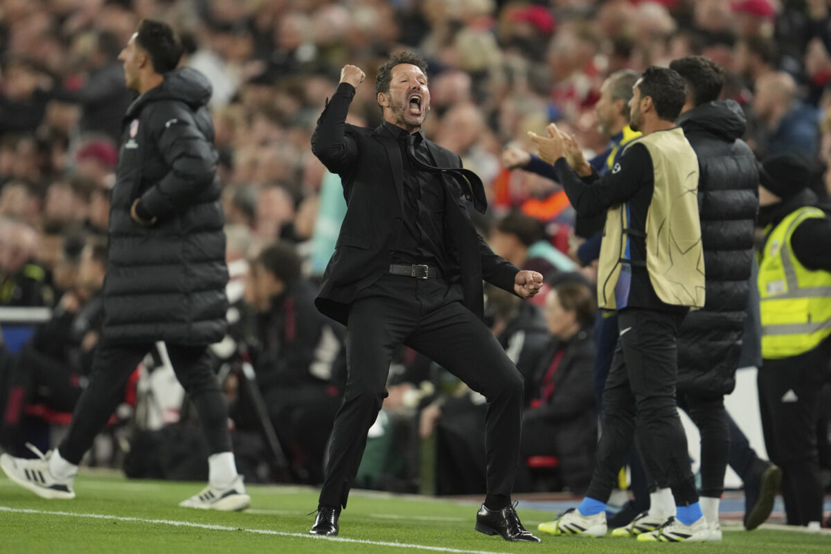 Champions League, brawl and sending off for Simeone: ‘They insulted me’