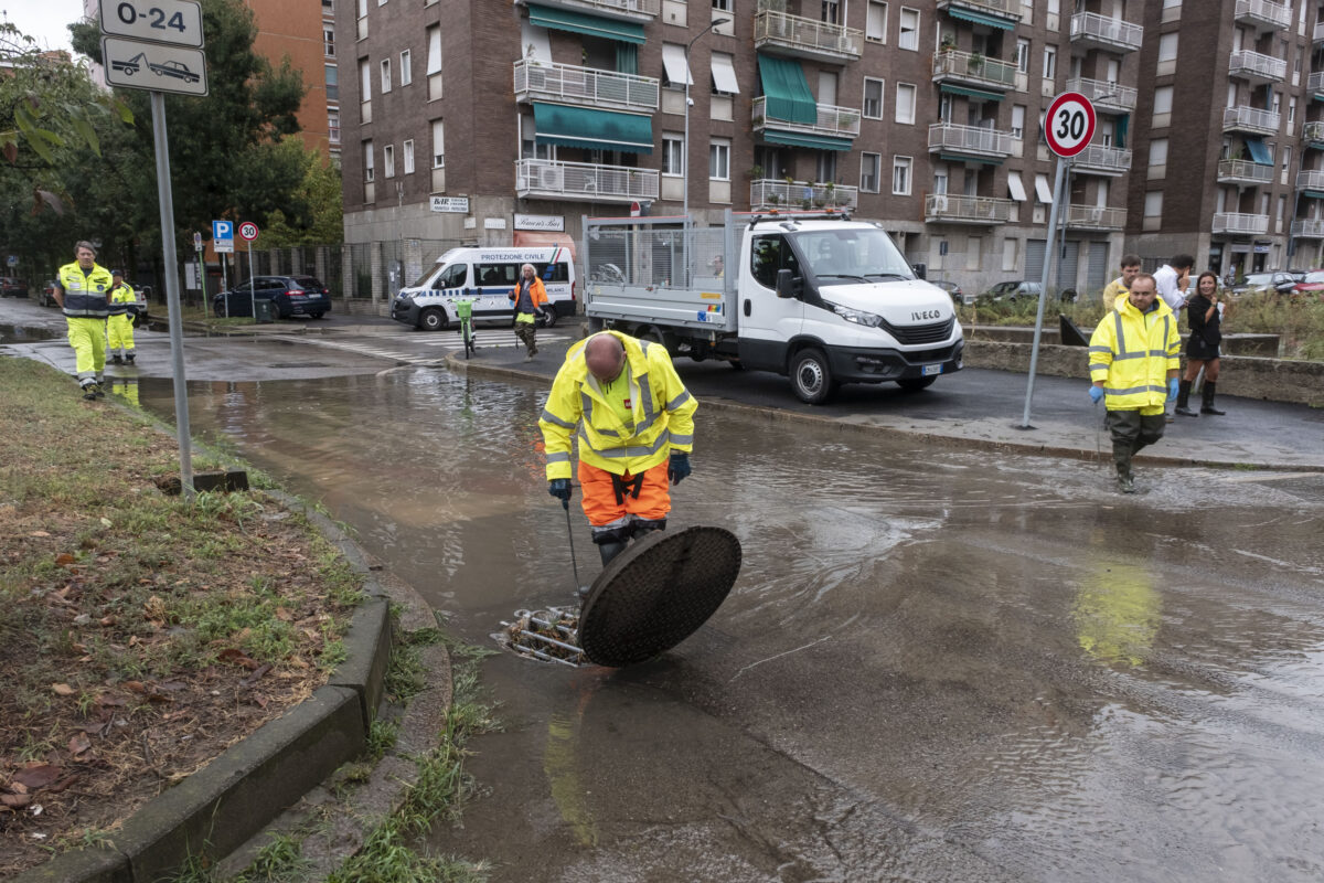 Bad weather: heavy rain in Milan, Seveso river floods