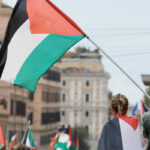 Strike for Gaza, protesters in Rome occupy the eastern ring road