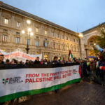 Flotilla: march arrives in Piazza Castello in Milan