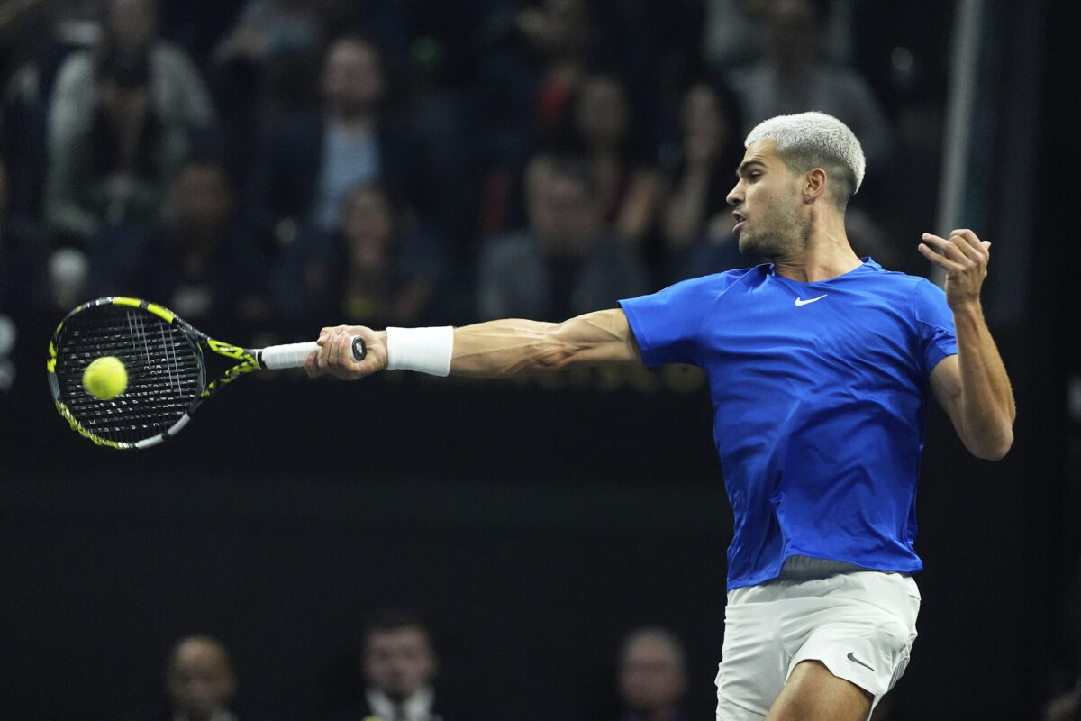 Tennis: scare for Alcaraz, who was down on the court with a painful ankle but then returned to the match