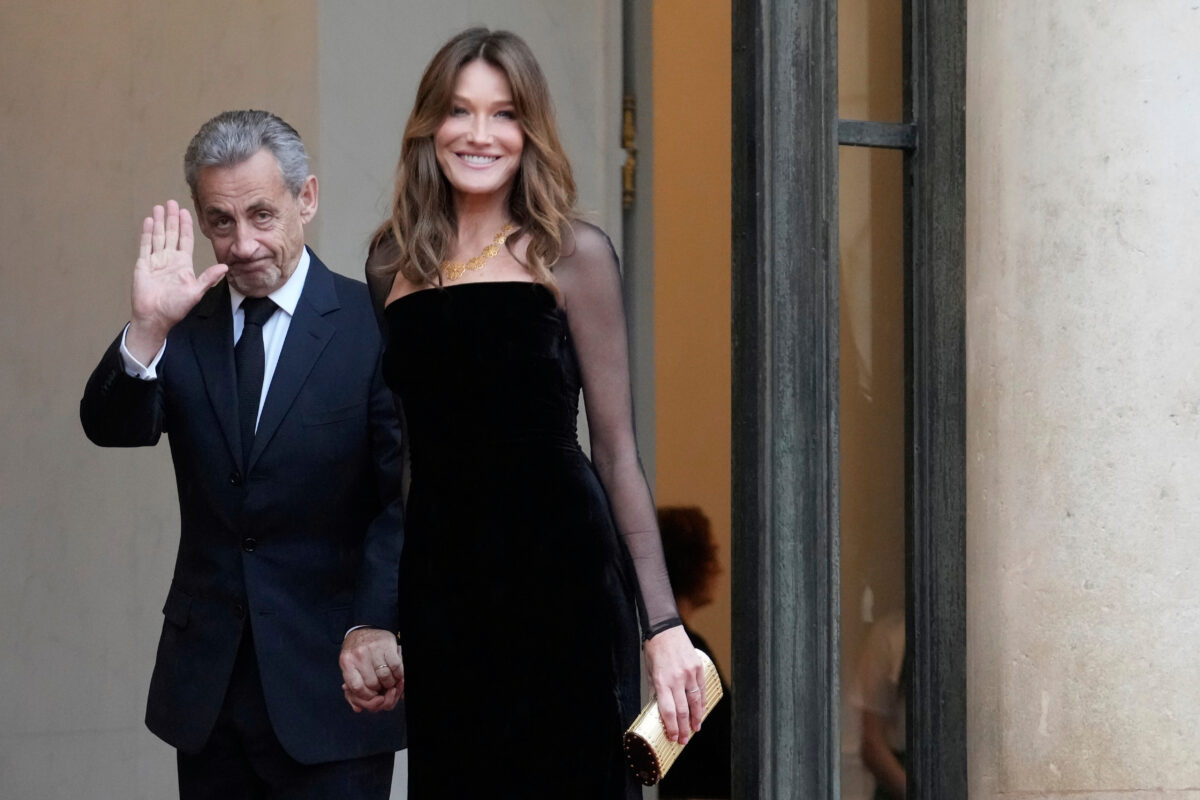 France: Sarkozy arrives at court in Paris with his wife