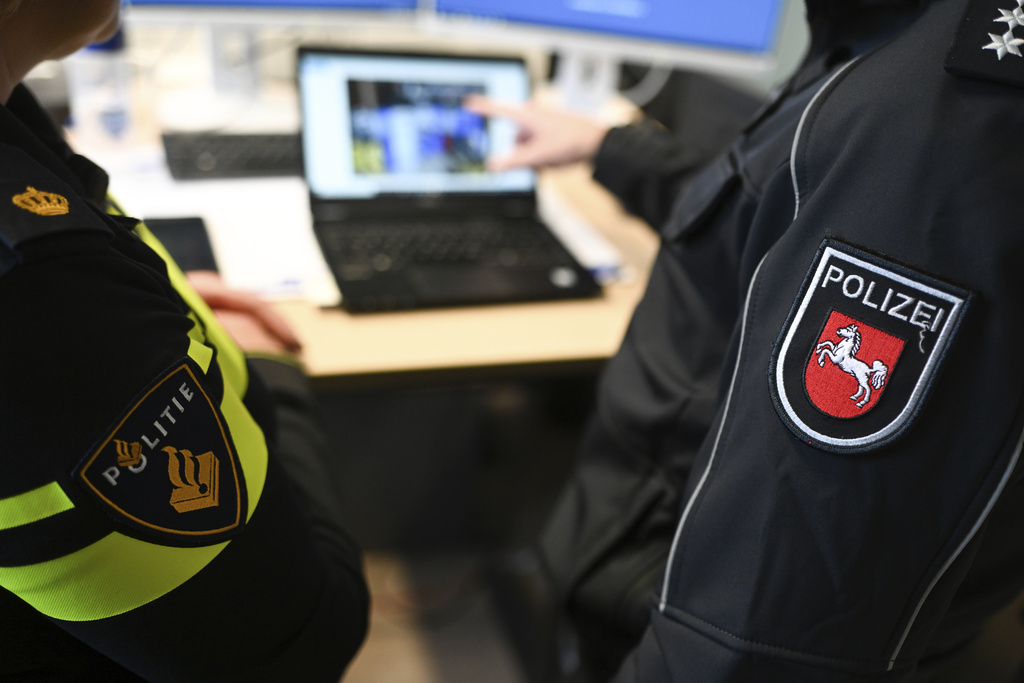 Netherlands, media: two 17-year-olds arrested on charges of spying for Russia