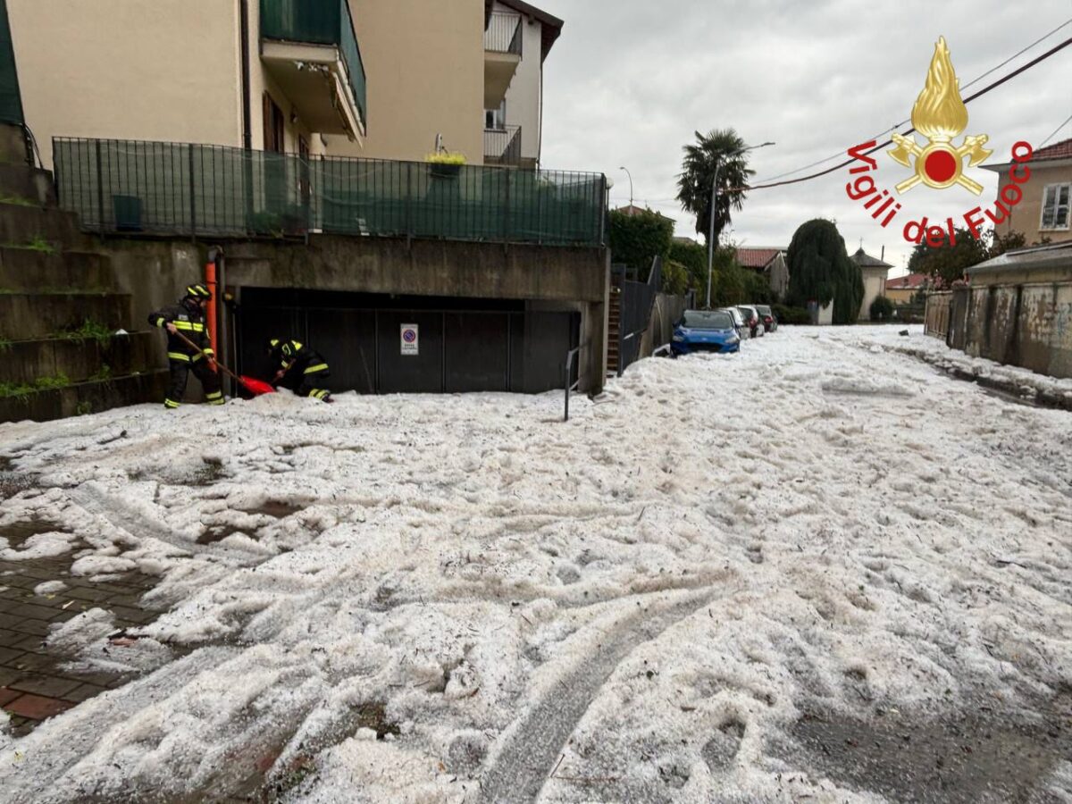 Bad weather: hailstorm in the Como area, Fire Brigade interventions Bad weather: hailstorm in the Como area, Fire Brigade interventions