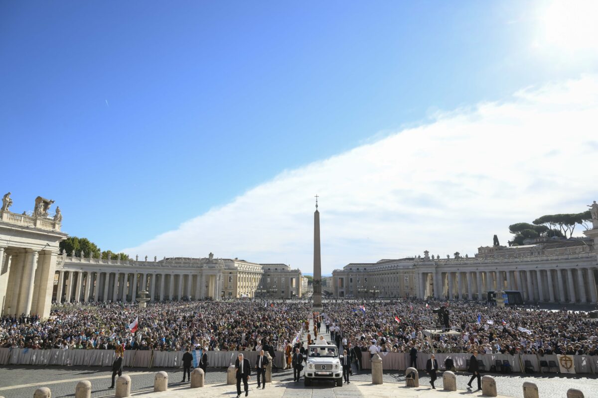 Pope: 35,000 gather in St Peter’s Square for Mass Jubilee of Catechists
