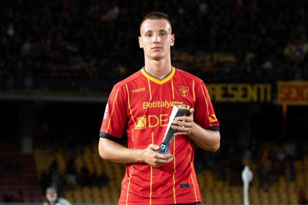 Football: Serie A, Lecce-Bologna 2-2, first goal for 17-year-old Camarda