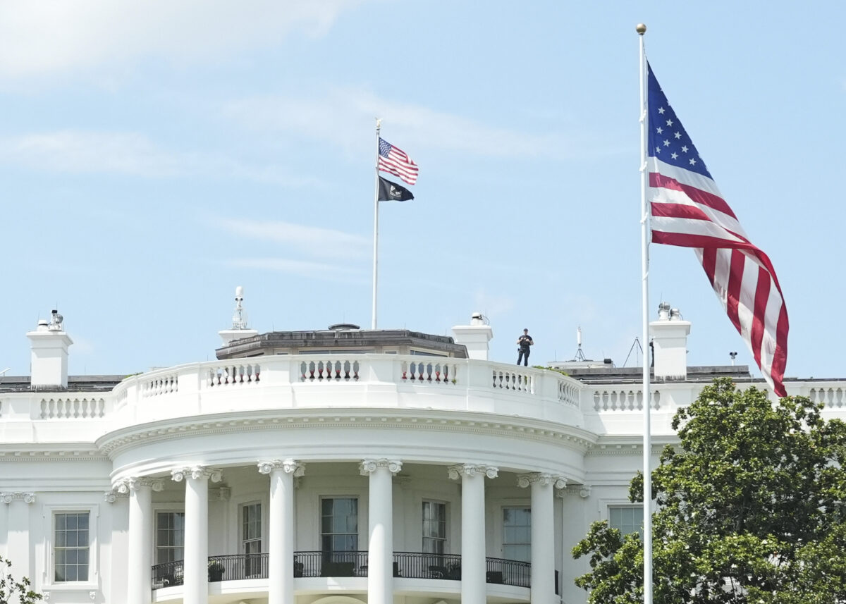 USA, Secret Service SUV catches fire outside the White House