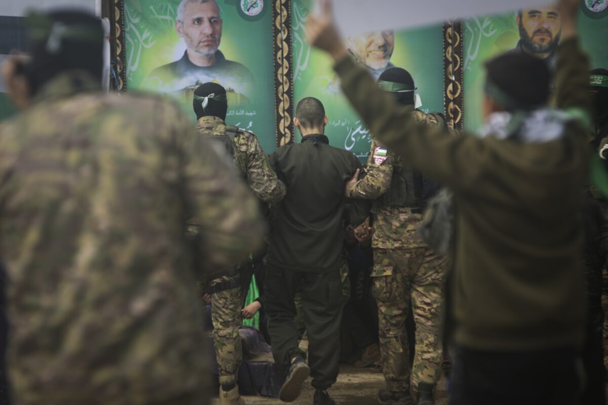 Gaza, Hamas source: ‘Today we begin studying Trump’s plan’