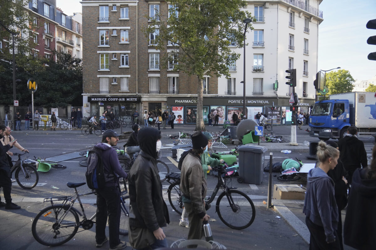 France, demonstrations in over 200 cities: Eiffel Tower closed