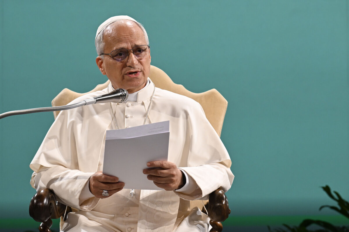 Migrants, White House rejects criticism Pope Leo XIV: ‘There is no inhumane treatment’