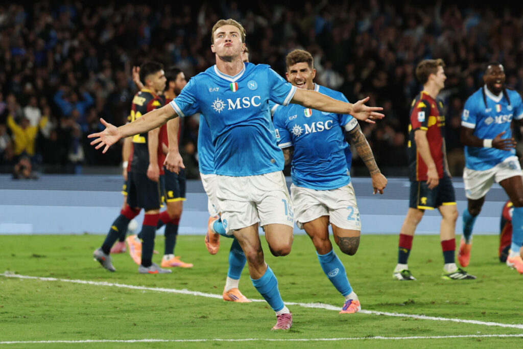 Football: Serie A, Napoli-Genoa 2-1