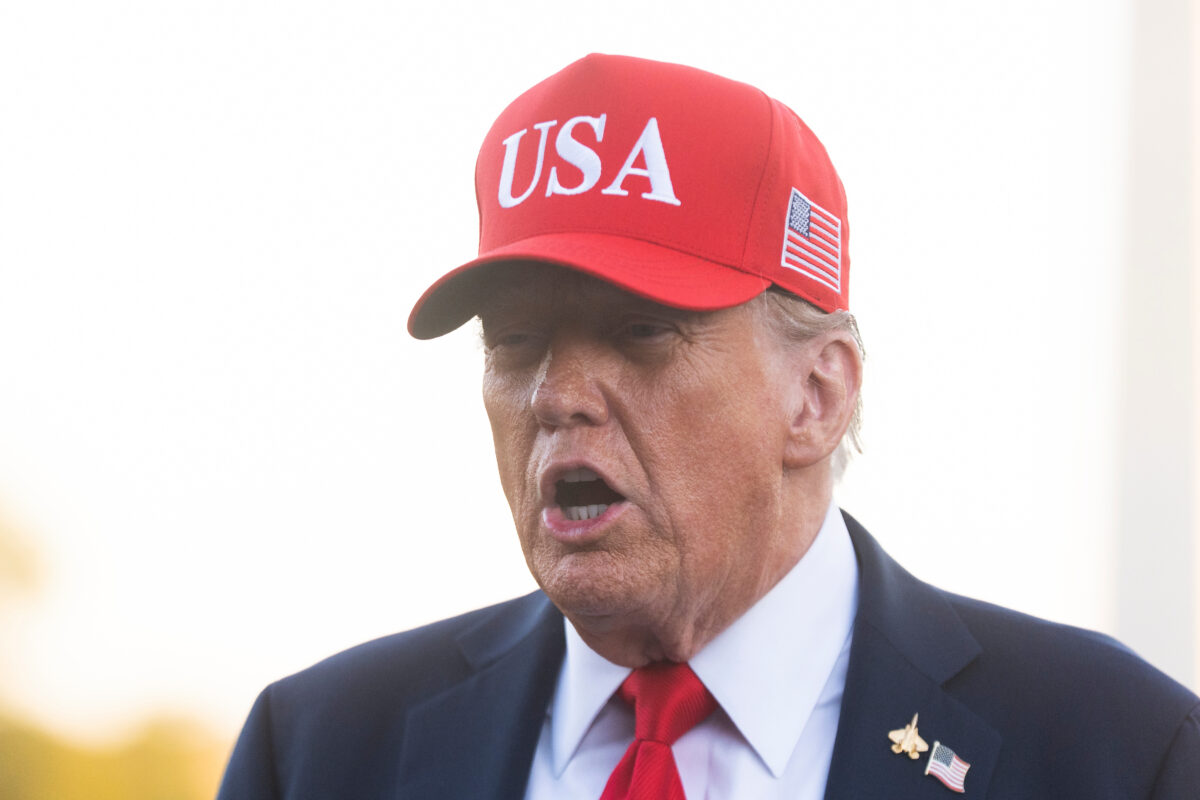 US: Trump announces first layoffs due to shutdown