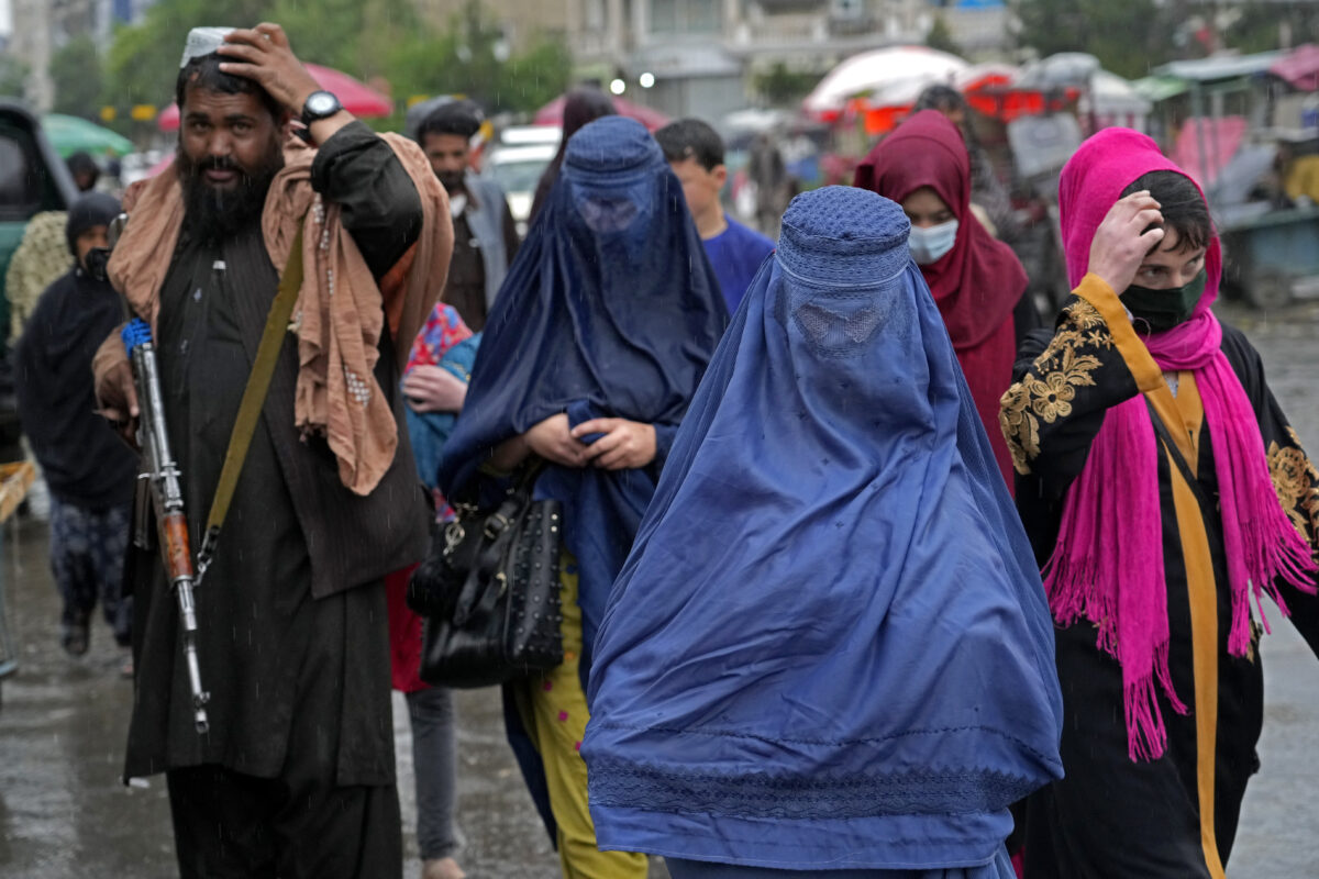 FdI bill: ‘Stop full veils in public places, fines up to €3,000’