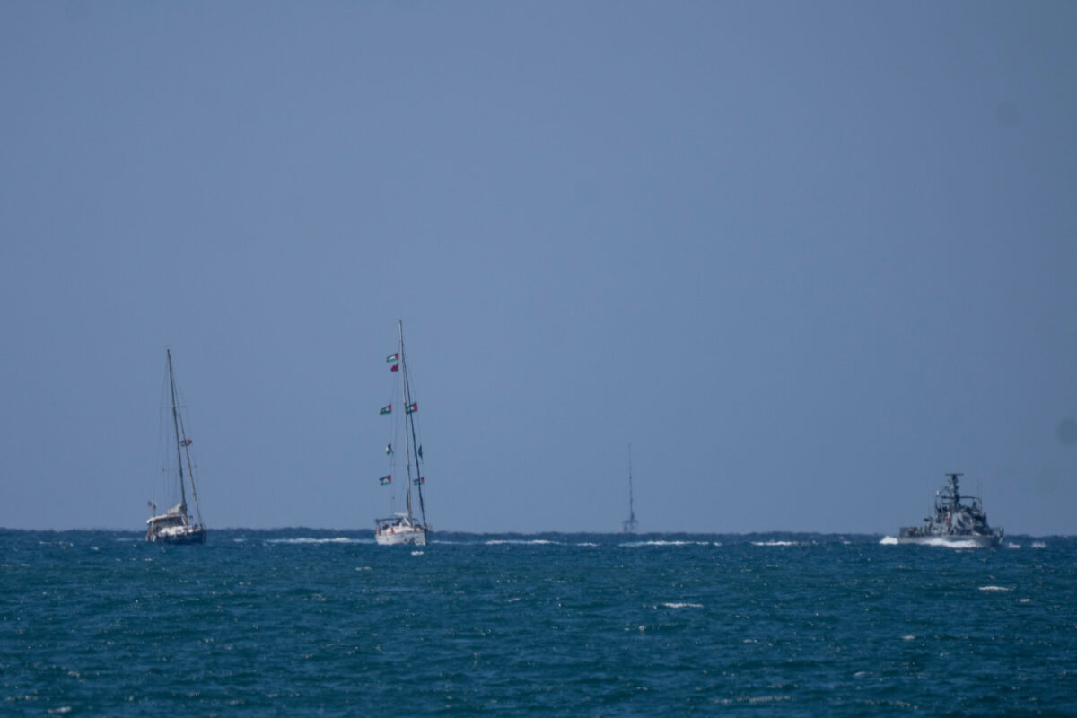 Flotilla: new expedition, three boats intercepted by Israel 120 nautical miles from Gaza
