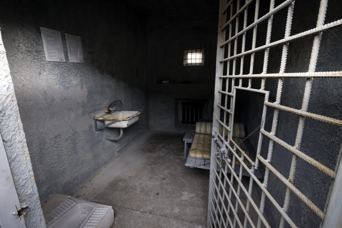 Prisons: drugs and mobile phones in Velletri, three arrests