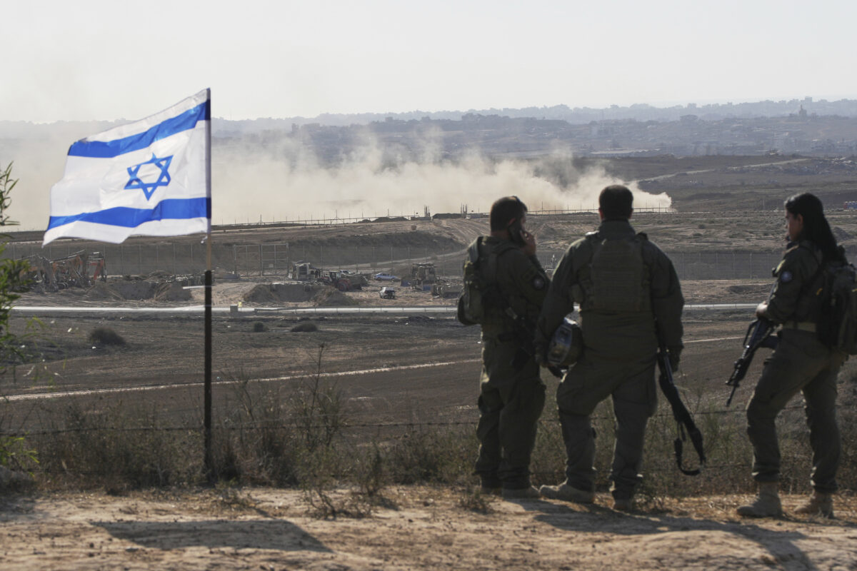 Gaza, IDF: ‘Troop withdrawal begun under cover of air strikes’