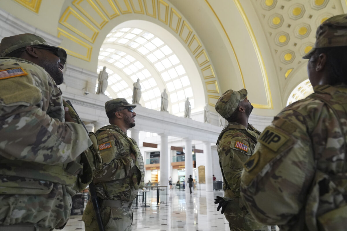 US: judge temporarily suspends deployment of National Guard to Chicago US: judge temporarily suspends deployment of National Guard to Chicago