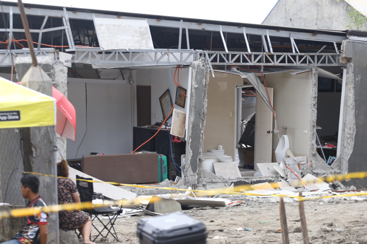 Earthquakes: 7 dead in the Philippines in a 7.4 magnitude earthquake Earthquakes: 7 dead in the Philippines in a 7.4 magnitude earthquake