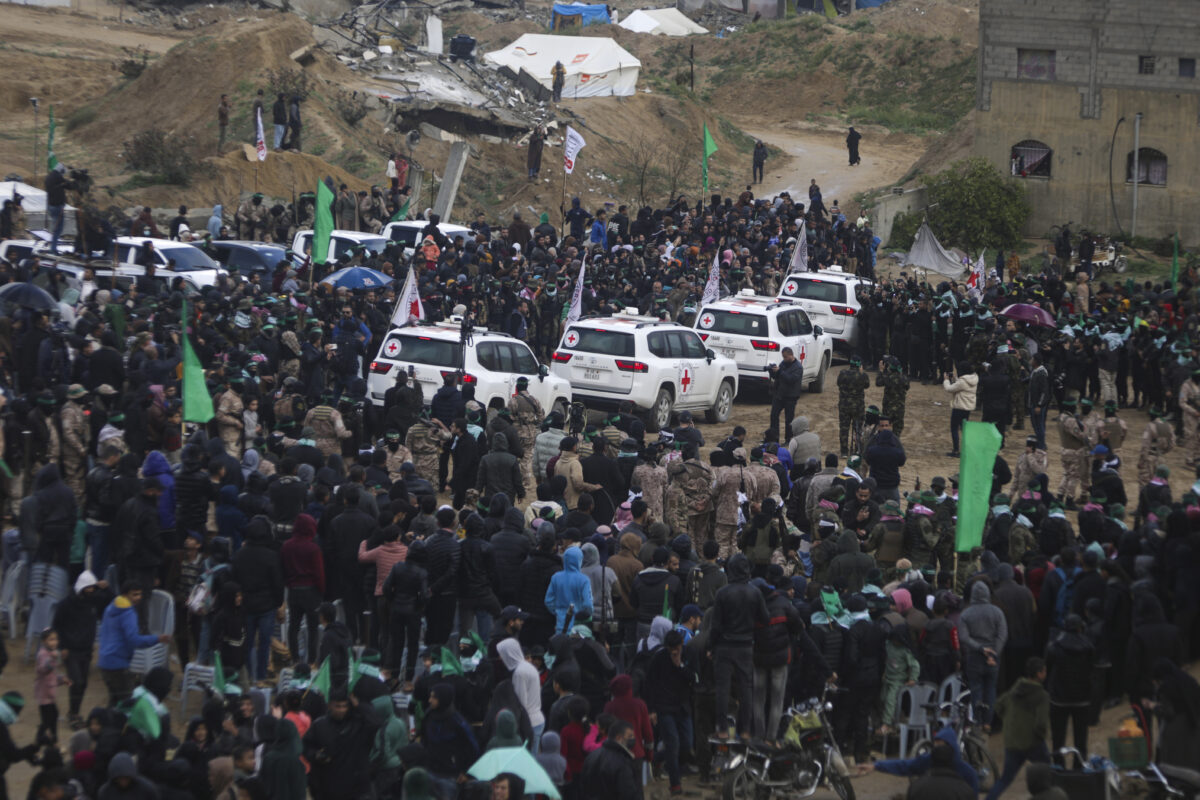 Gaza: media reports that Red Cross has handed over first seven hostages to IDF