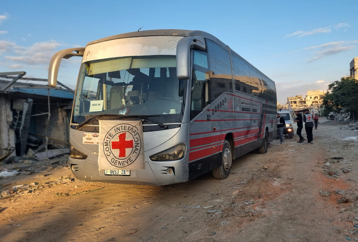 Gaza: Hamas hands over the remaining 13 hostages to the Red Cross