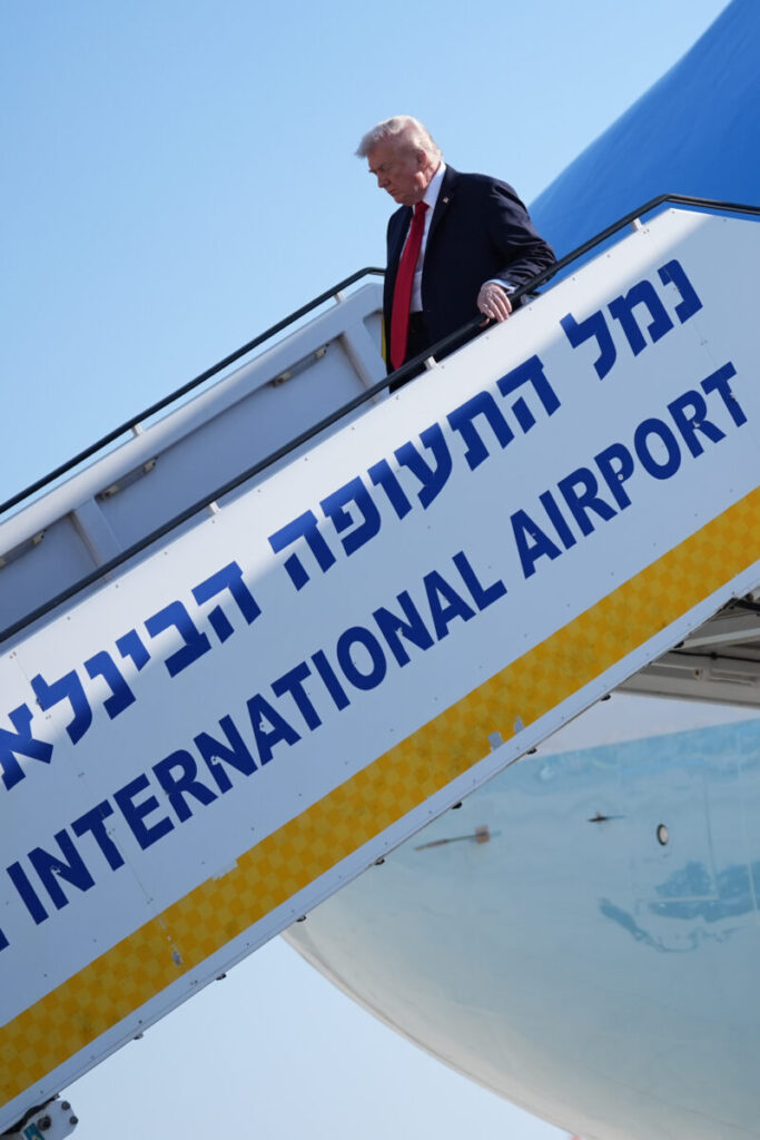Gaza: Trump to visit freed hostages in hospital