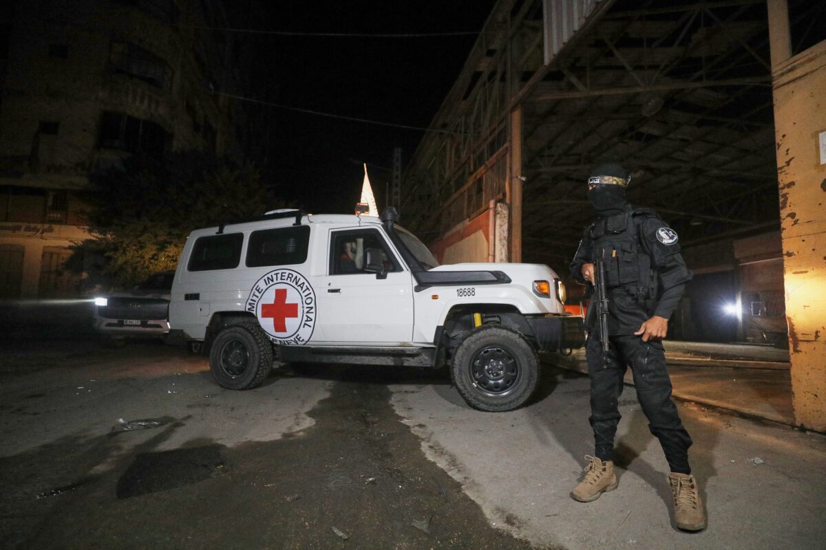 Gaza, Hamas has handed over four bodies to the Red Cross Gaza, Hamas has handed over four bodies to the Red Cross