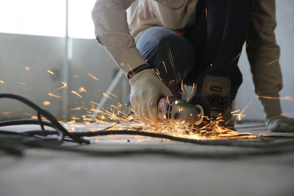 Istat, fewer permanent workers in 2023/24: increase in self-employed workers