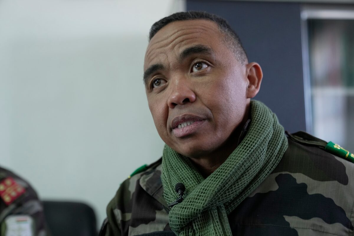 Madagascar: military coup leader sworn in as president Madagascar: military coup leader sworn in as president