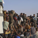 Netanyahu to close border crossings and halt aid to Gaza