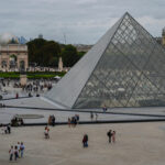 France: robbery at the Louvre, museum closed and police on site