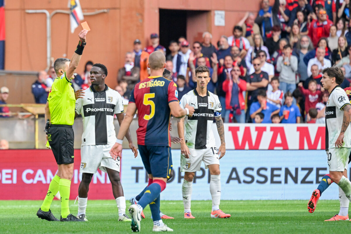 Genoa-Parma 0-0, super Suzuki saves the Ducali with ten men Genoa-Parma 0-0, super Suzuki saves the Ducali with ten men
