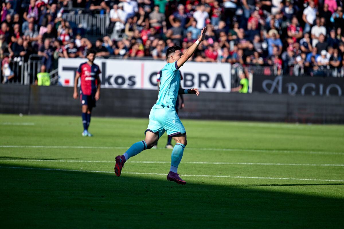 Holm and Orsolini strike twice, Cagliari-Bologna 0-2 Holm and Orsolini strike twice, Cagliari-Bologna 0-2
