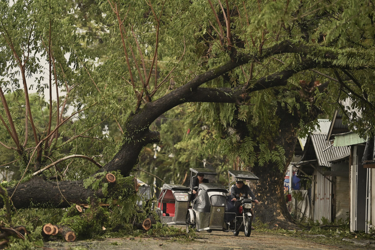 Philippines: 7 dead and 22,000 evacuated due to tropical storm Fengshen Philippines: 7 dead and 22,000 evacuated due to tropical storm Fengshen