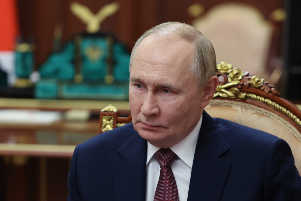 Russia: Putin oversees strategic nuclear forces exercise