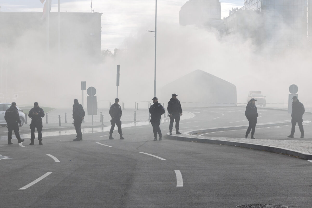 Serbia, shots fired in front of Parliament in Belgrade: one injured, perpetrator arrested Serbia, shots fired in front of Parliament in Belgrade: one injured, perpetrator arrested