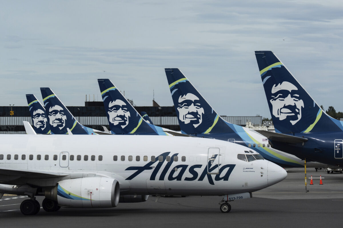 Alaska Airlines temporarily suspends flights due to computer failure