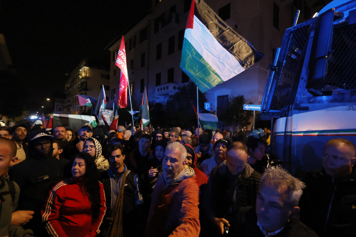 Rome, pro-Palestinian march continues: water cannons used again on protesters Rome, pro-Palestinian march continues: water cannons used again on protesters