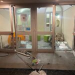 Genoa: armed group with bars vandalizes high school with neo-fascist graffiti