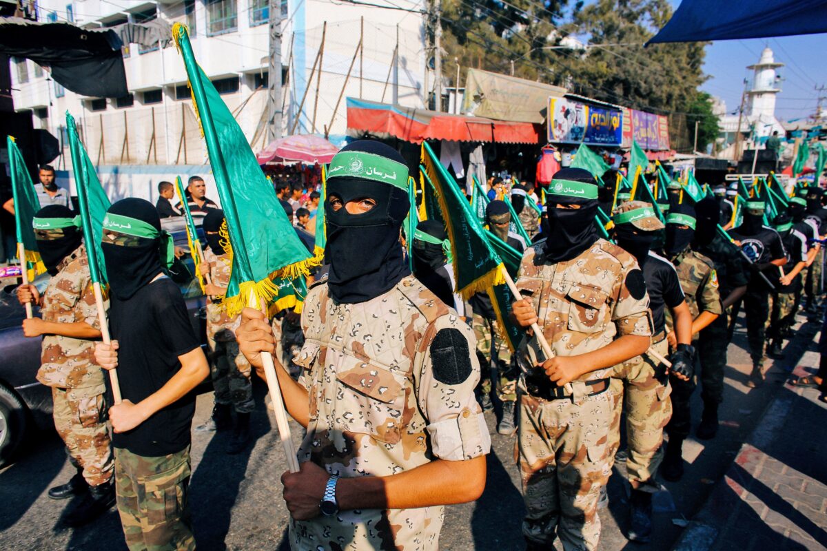 Gaza, Hamas: “Tonight we will return the body of a hostage”