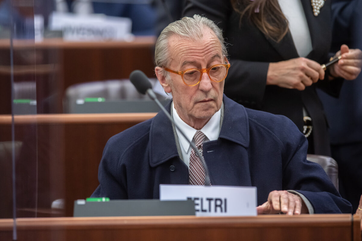 Vittorio Feltri: ‘Attacked by two people, I reacted with a punch’