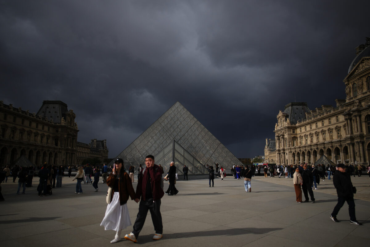 France: the two suspects in the Louvre theft have partially confessed France: the two suspects in the Louvre theft have partially confessed