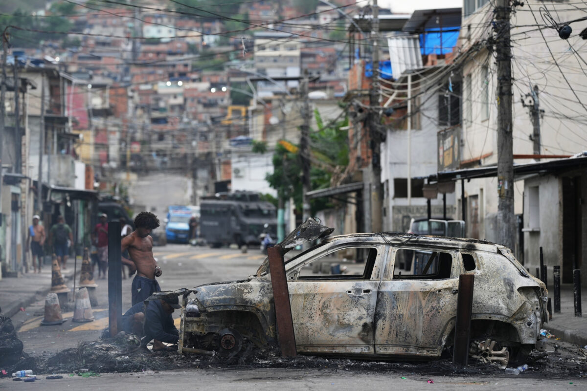 Brazil, major anti-drug operation in Rio: over 60 dead in the favelas Brazil, major anti-drug operation in Rio: over 60 dead in the favelas