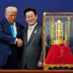 US-South Korea: Trump receives replica royal crown and honour