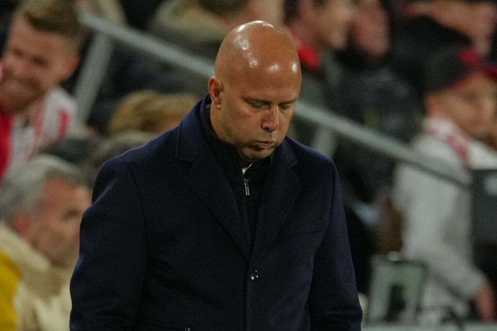 Football, English League Cup: Liverpool out, Arsenal and City in the quarter-finals