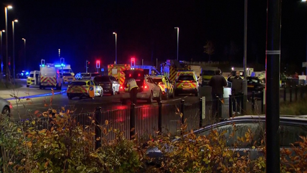 United Kingdom: 10 injured in stabbing on train in Huntingdon, 9 in serious condition United Kingdom: 10 injured in stabbing on train in Huntingdon, 9 in serious condition
