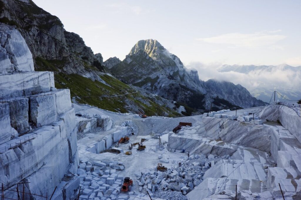 Work accident, falls in marble quarry: 56-year-old dies in Val d’Ossola