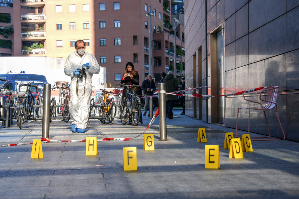 Milan, attacker of 43-year-old woman stabbed in Piazza Gae Aulenti tracked down
