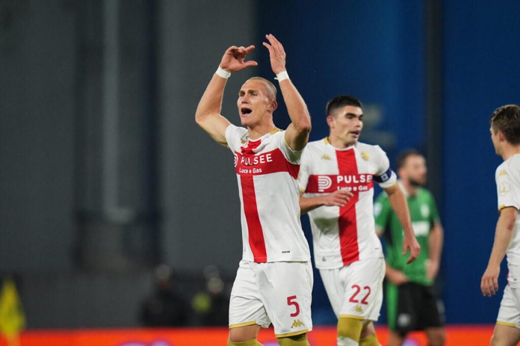 Serie A, Sassuolo-Genoa 1-2